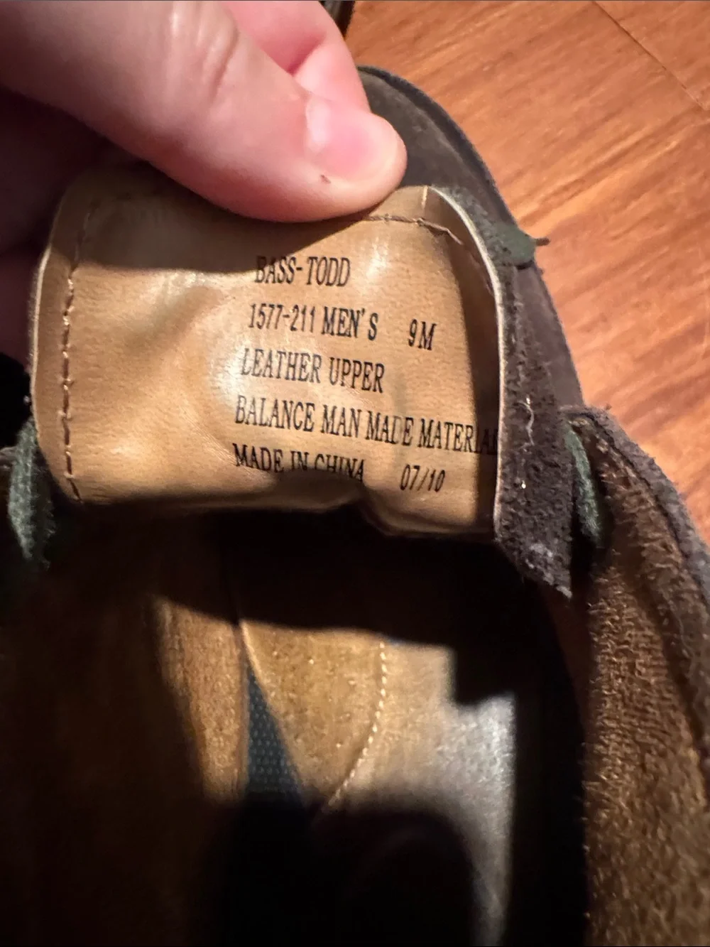 Bass Men's Dark Brown Suede Chukka Boots with Olive Laces
